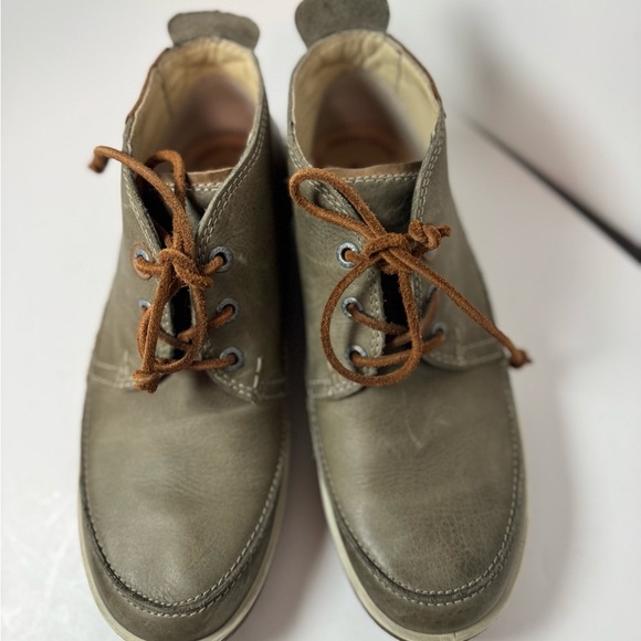 ECCO Chase II  Leather Bootie - Picture 2 of 9